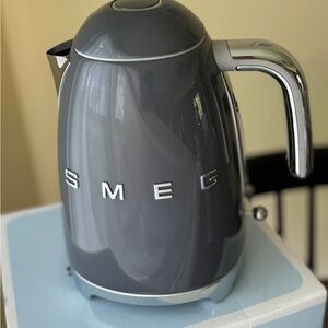 SMEG electric kettle.